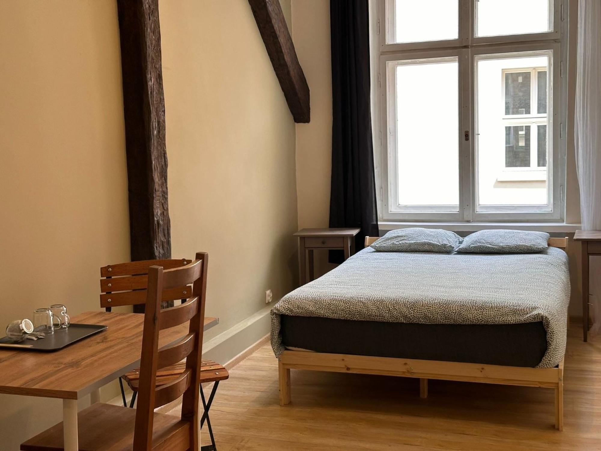 Apollo 56 Hostel Познан Екстериор снимка