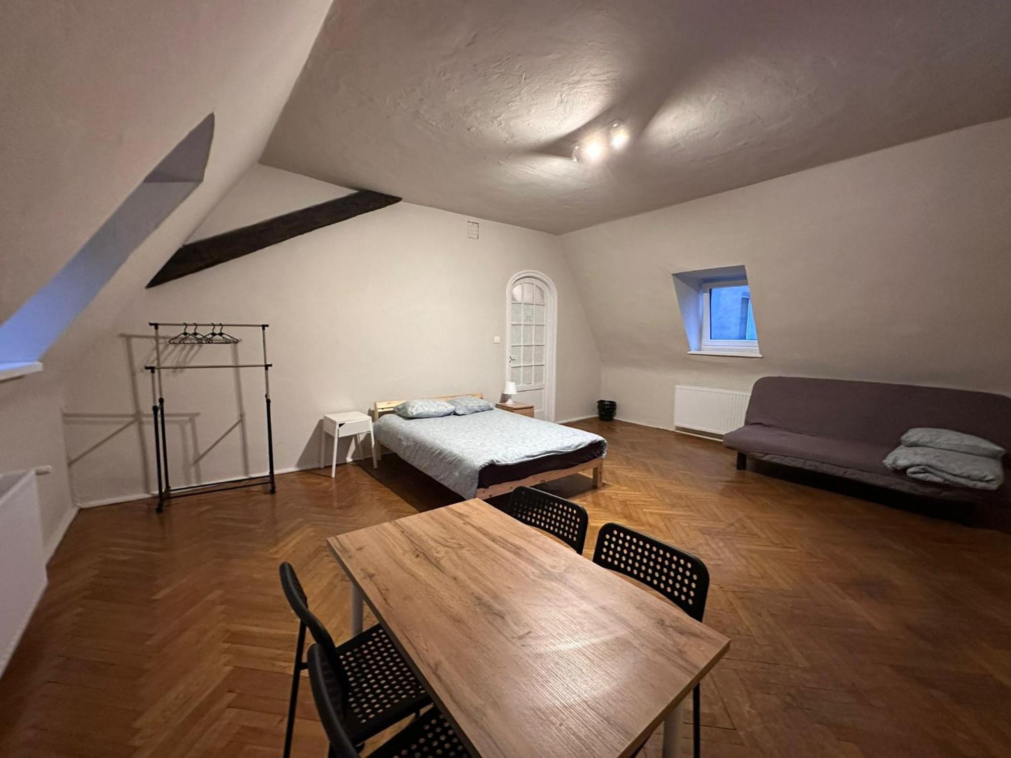 Apollo 56 Hostel Познан Екстериор снимка